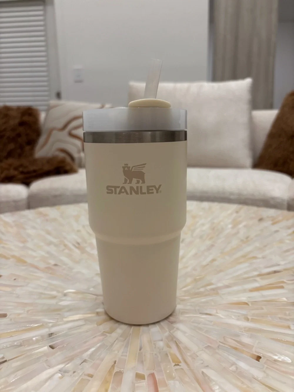 Stanley Cream 2.0 20oz The Quencher H2.0 Flowstate Tumbler - Picture 2 of 8